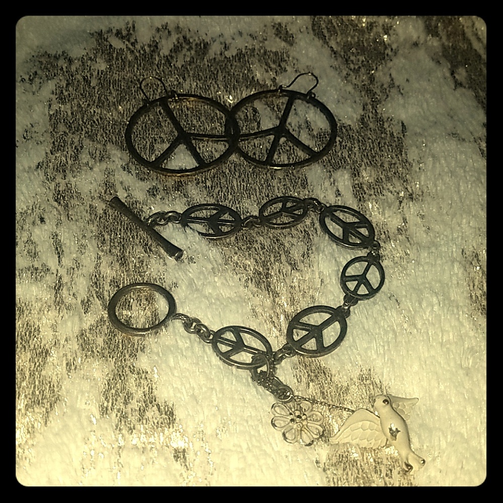 ✌BUNDLE ✌Lucky Peace Sign Earrings & Bracelet